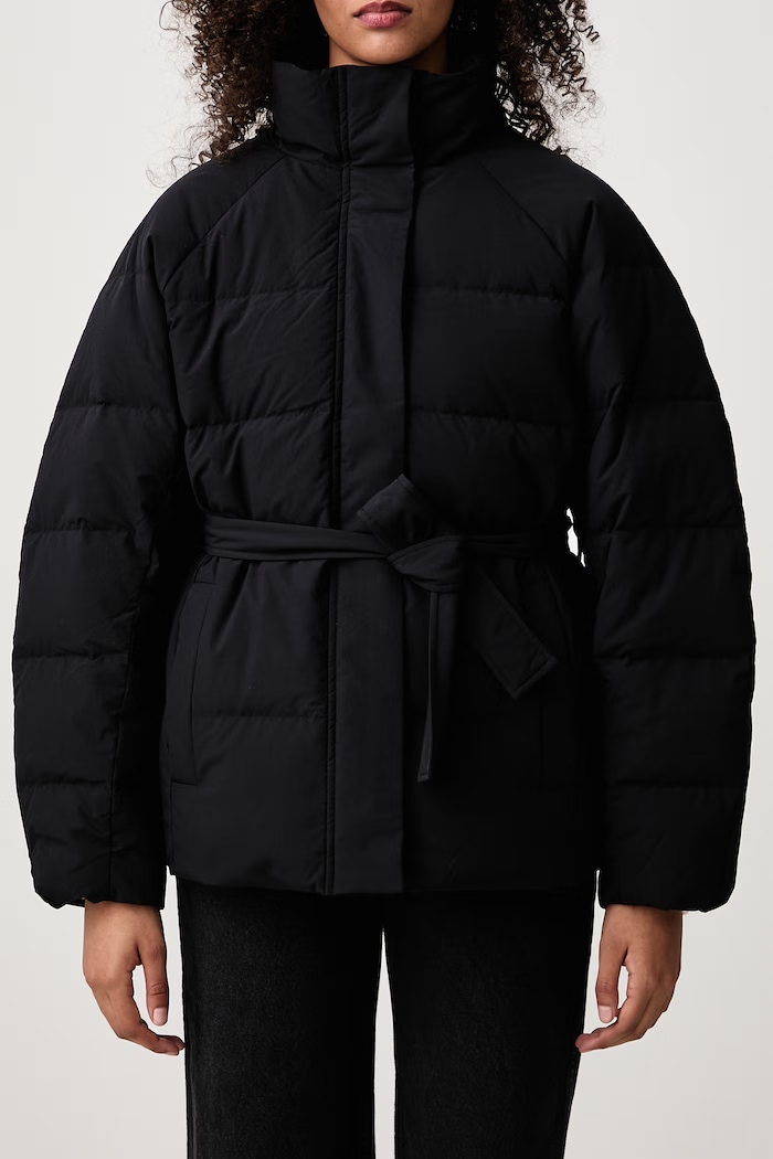 Kurtka puchowa damska Maison Kitsuné czarny MRWWQ03WQ4095