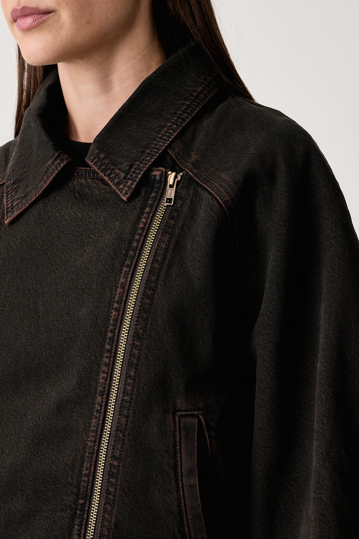 Kurtka damska jeansowa 80S BOMBER Levi's 0088X brązowy