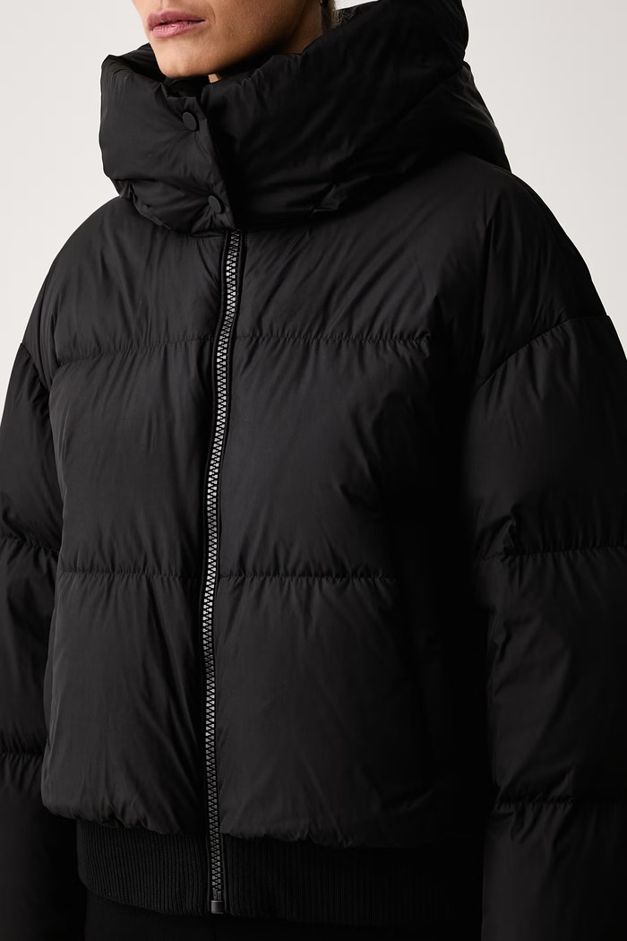 Kurtka puchowa damska Marc O'Polo 5000011710 czarny
