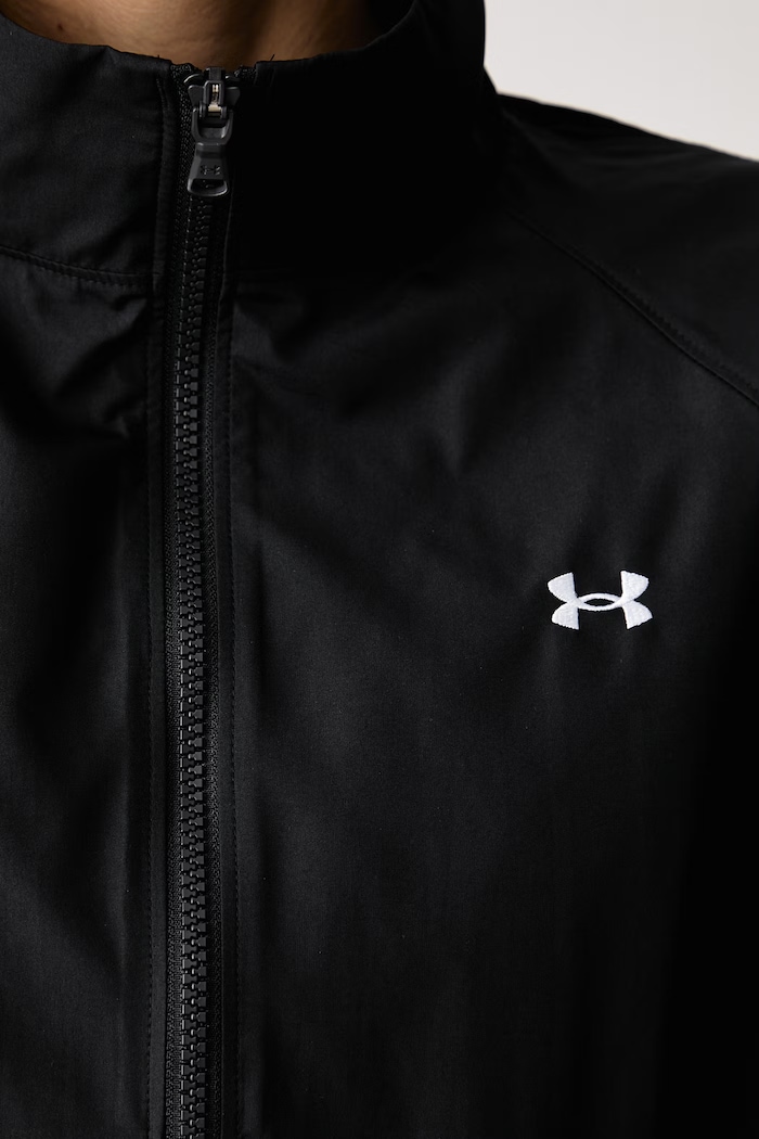 Krótka kurtka damska Icon Under Armour czarny 6013531