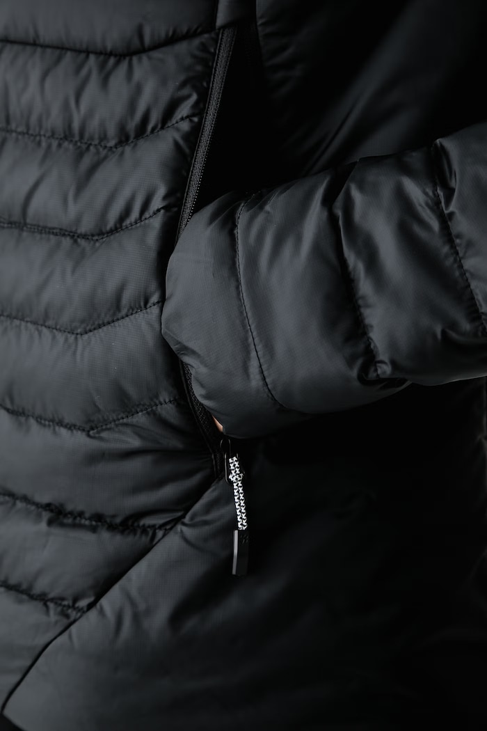 Kurtka sportowa damska ROUTEBURN Jack Wolfskin czarny A66387