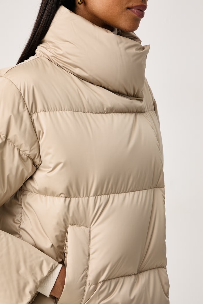 Kurtka puchowa damska WKDMATASSA Weekend Max Mara 2625486052600 beżowy