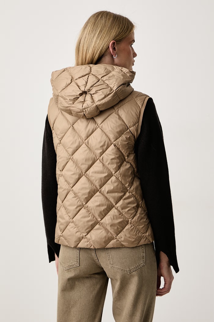 Odzież Weekend Max Mara Bezrękawnik puchowy damski WKDGIOCHI 2625296012600 beżowy