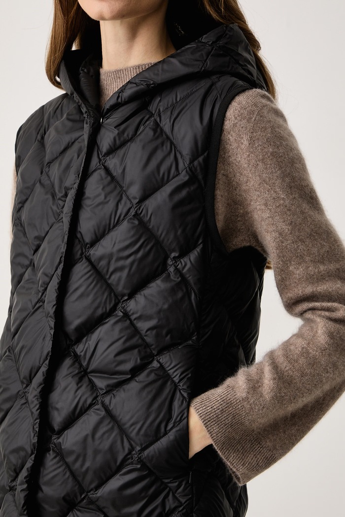 Bezrękawnik puchowy damski WKDGIOCHI Weekend Max Mara 2625296012600 czarny
