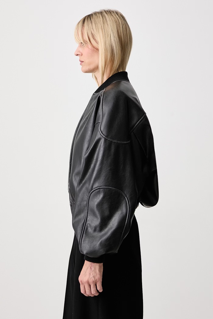 MM6 Maison Margiela bomberka damska z imitacji skóry czarny S52AM0358.M35455