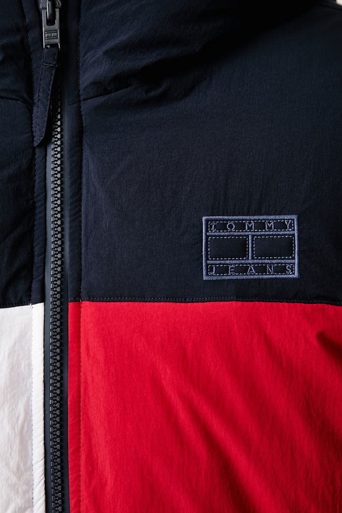 Κοντό μπουφάν γυναικείο Tommy Jeans σκούρο μπλε DW0DW23414