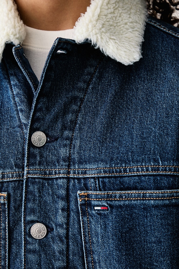 Kurtka przejściowa damska jeansowa Tommy Jeans niebieski DW0DW23519