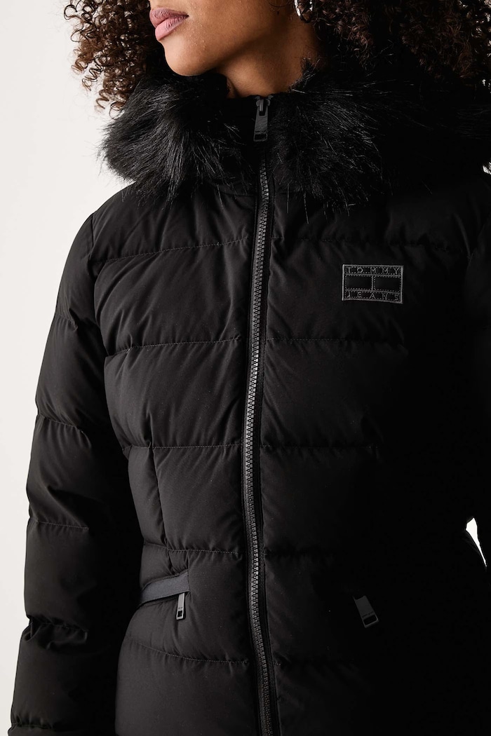 Πουπουλένιο μπουφάν γυναικείο Tommy Jeans DW0DW23409 μαύρο