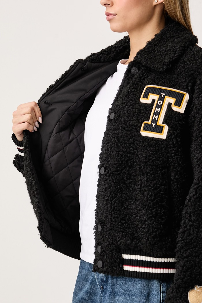 Tommy Jeans Μεταβατικό μπουφάν γυναικείο DW0DW23426