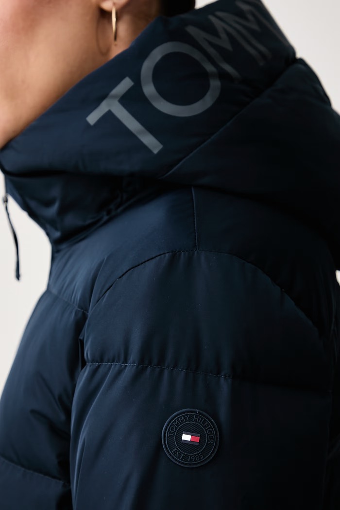 Péřová bunda dámská Tommy Hilfiger námořnická modř WW0WW51521