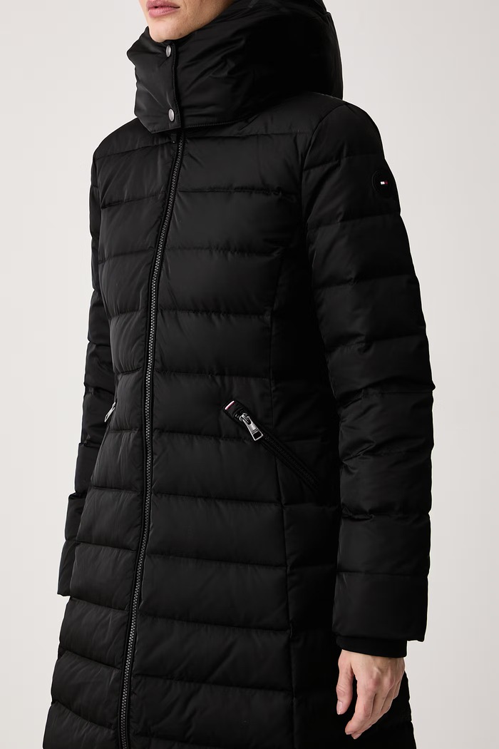 Πουπουλένιο μπουφάν γυναικείο Tommy Hilfiger WW0WW52290 μαύρο