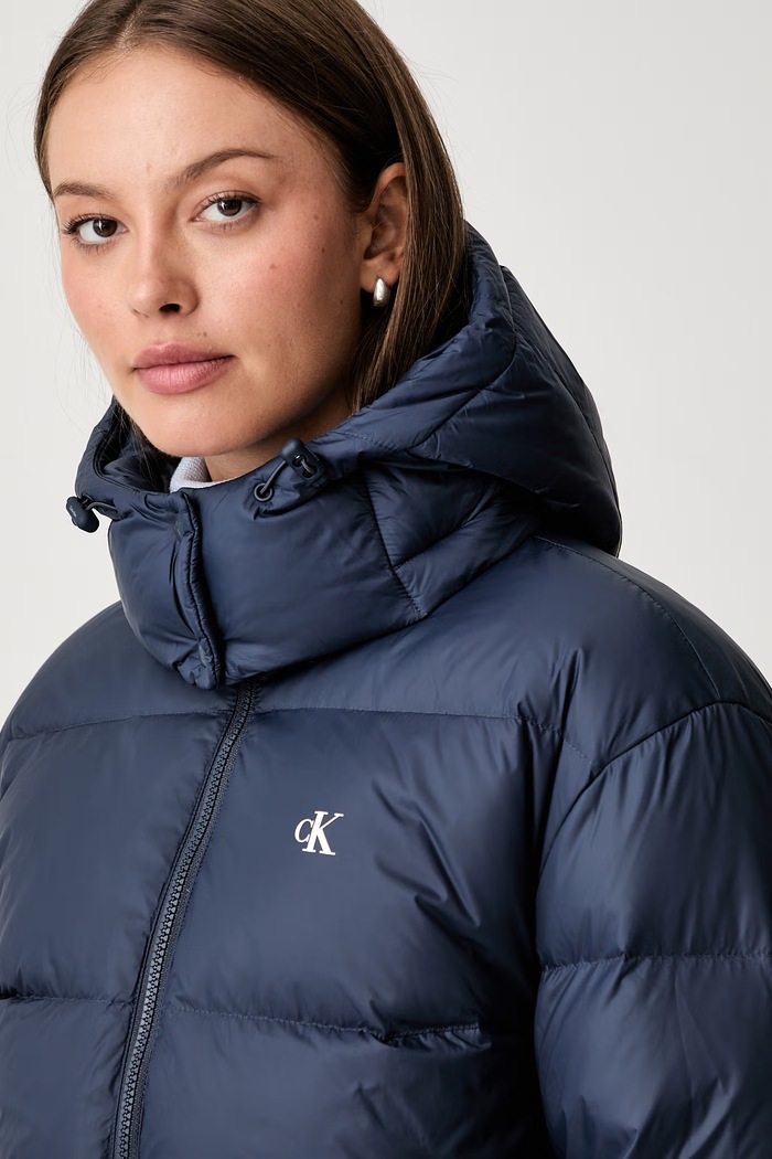 Calvin Klein Jeans geacă cu puf pentru femei bleumarin LV047H500G