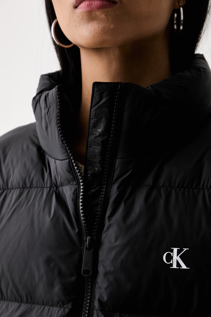 Calvin Klein Jeans krótka kurtka damska LV047H503G czarny