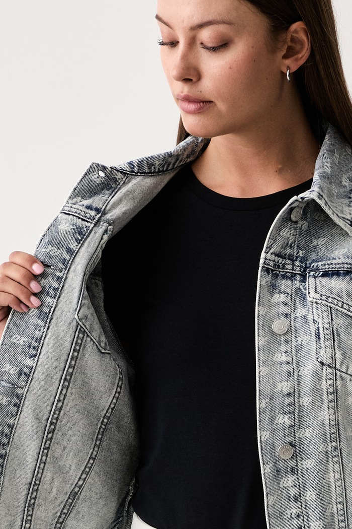 Armani Exchange kurtka damska jeansowa XW002533.AF25777 niebieski