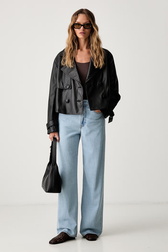 Armani Exchange късо яке дамско от кожа XW002438.AF25764 черен AW26