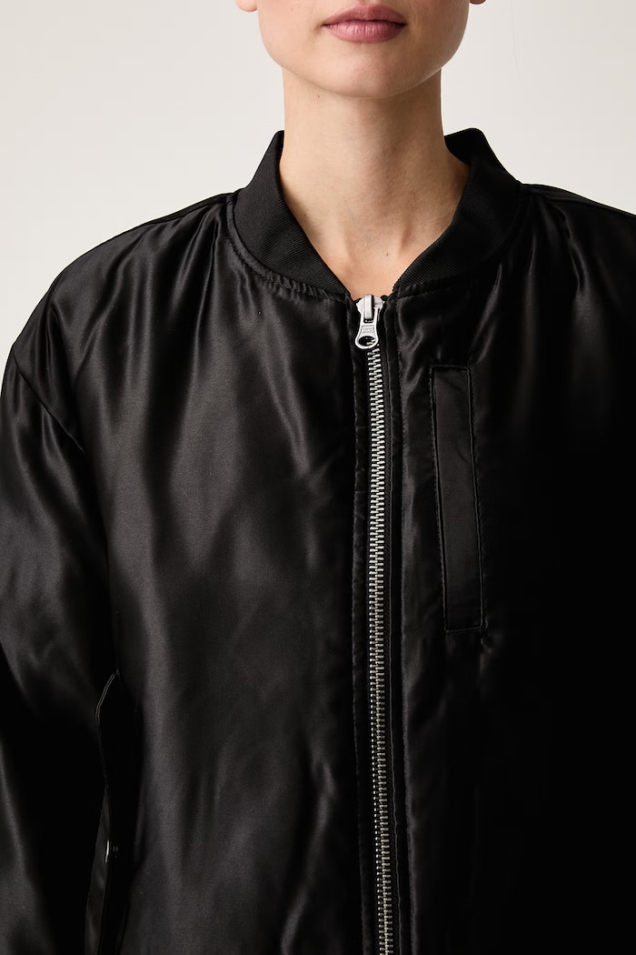 Bunda bomber dámska Vans VN000XFNBLK1 čierna