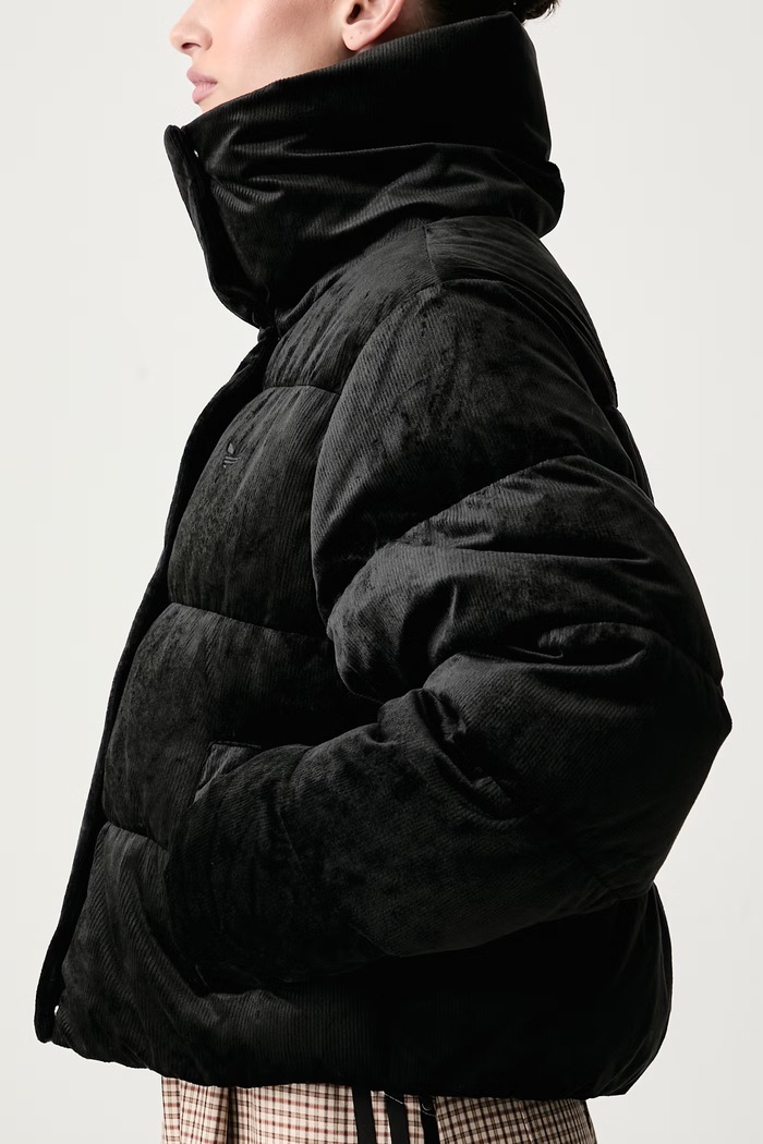 Jachetă scurtă pentru femei din catifea reiată Winterized Down adidas Originals KT4235 negru