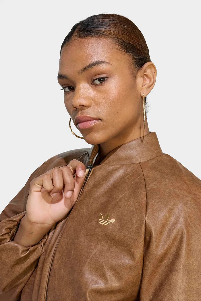 Bunda dámska z imitácie kože adidas Originals KR9573 hnedá