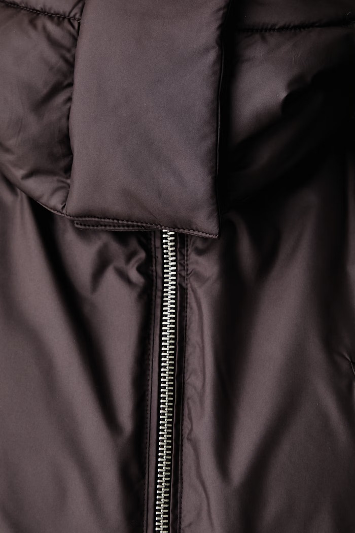 Κοντό μπουφάν γυναικείο Essentials Down Hooded Puffer adidas Originals καφέ KR9566
