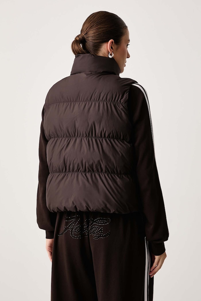 Îmbrăcăminte adidas Originals Vestă pentru femei Regular Padded KR9549 maro