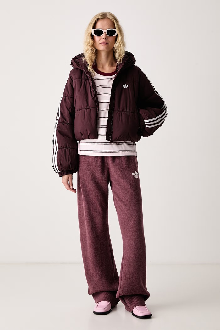 adidas Originals Κοντό μπουφάν γυναικείο Adicolor Cropped Hooded Puffer KR9547 μπορντό AW26