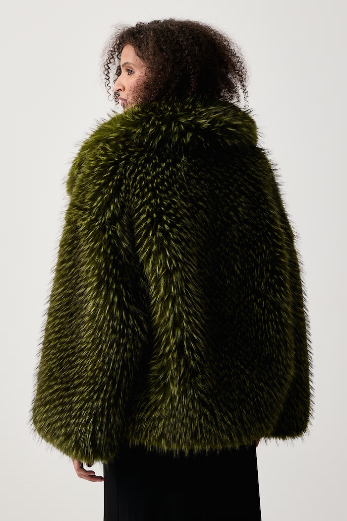 Odzież Essentiel Antwerp Płaszcz ze sztucznego futra damski Kastanje Kastanje.FW27 zielony