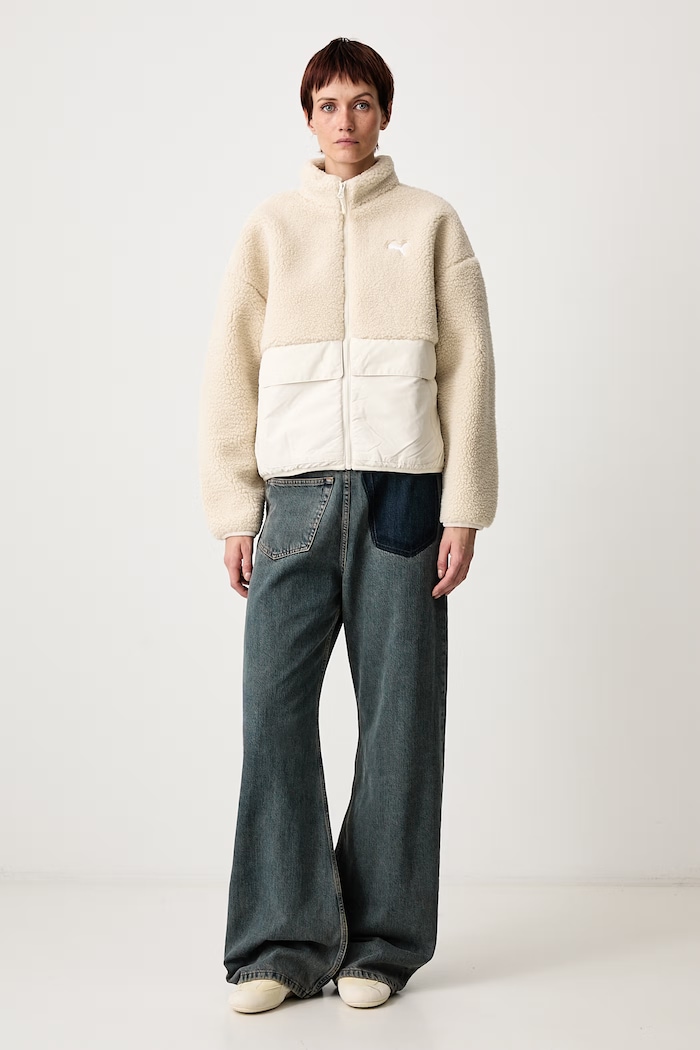 Puma Krótka kurtka damska Sherpa 694567 beżowy AW26