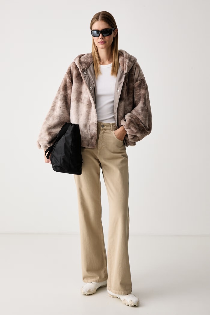 Puma Kurtka damska Street Glam 637142 beżowy AW26
