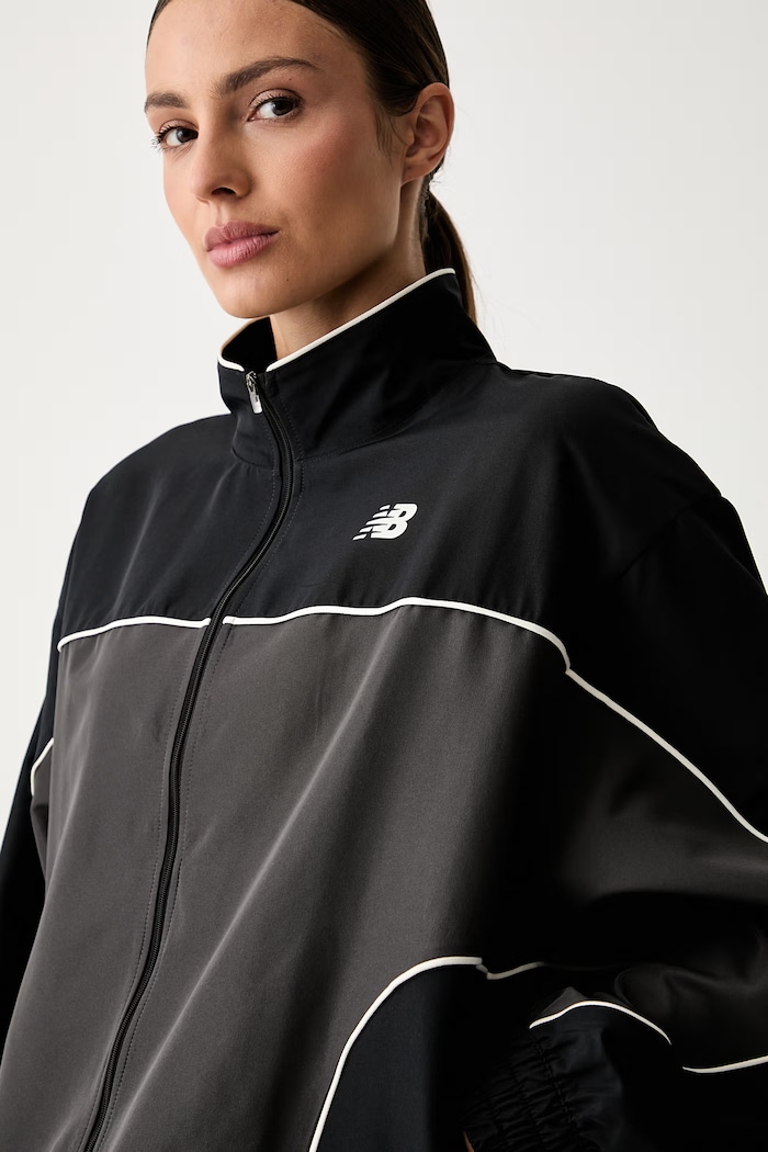 New Balance φαρδιά μπουφάν Γυναικεία μαύρο WJ6279FYBLK