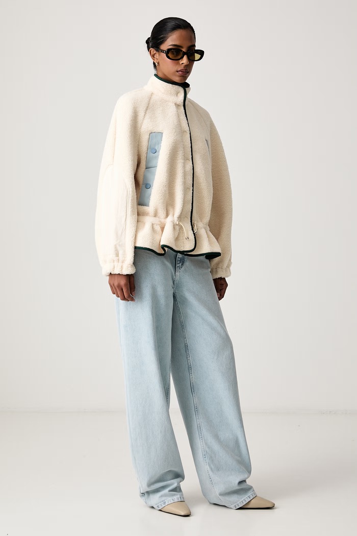 Stine Goya Krótka kurtka damska SG.AW26.J058.2412 beżowy AW26