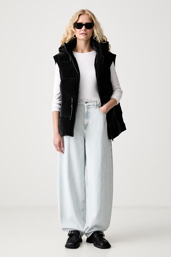 Karl Lagerfeld Jeans αμάνικο με κουκούλα γυναικείο B3W15017 μαύρο AW26