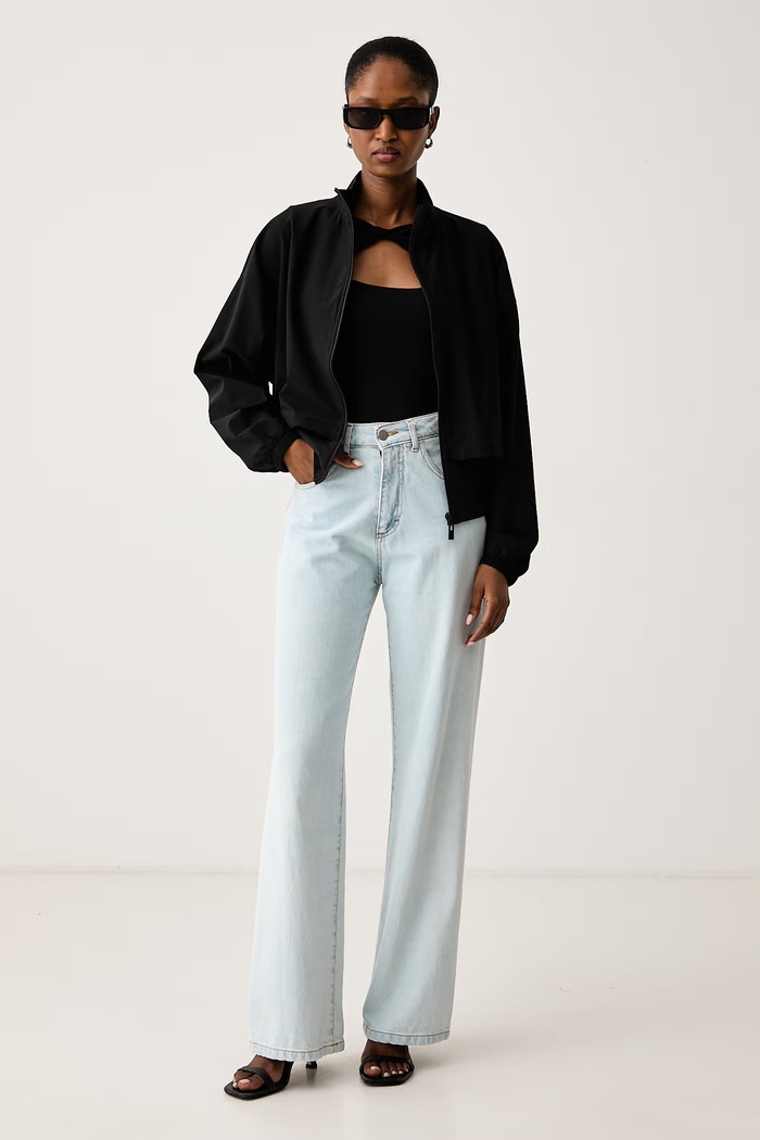 Guess Jakna za žene MARGUERITE V6BQ22.K7134 crna AW26