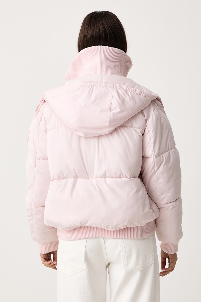 Oblečenie Guess Prešívaná bunda dámska VIRGINIA V6BL09.W4391 ružová