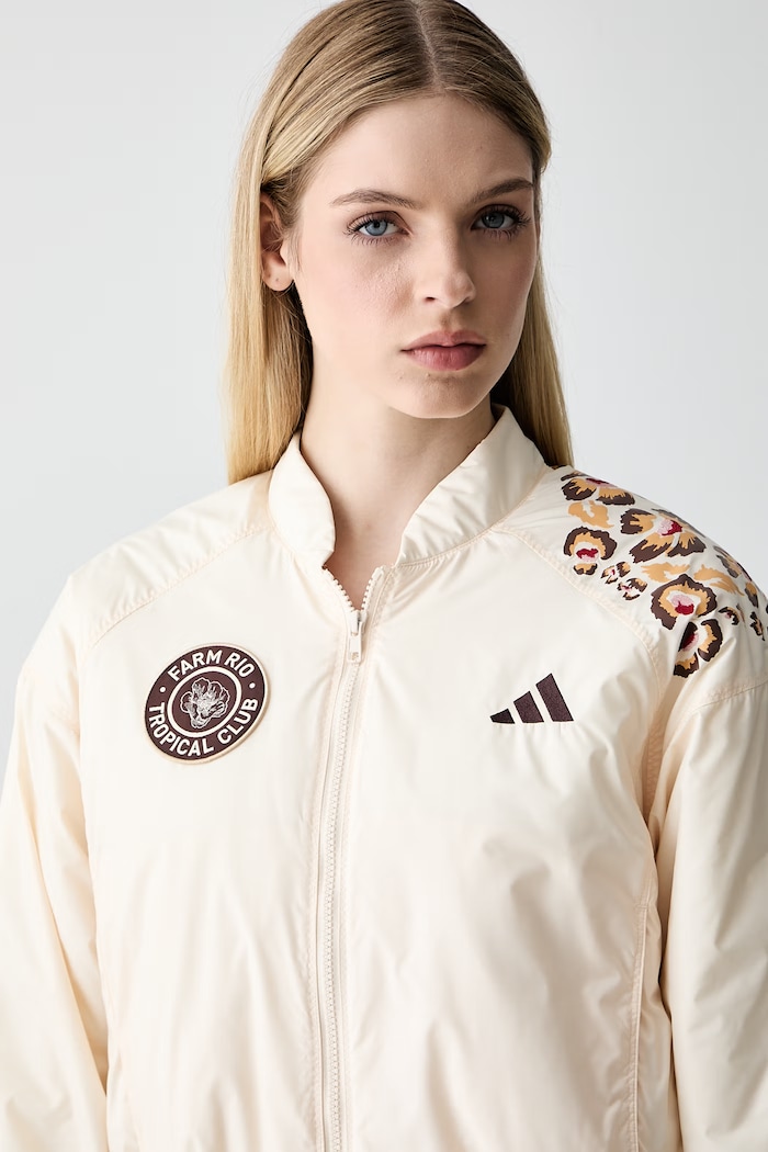adidas krótka kurtka damska x Farm Rio beżowy KR0283