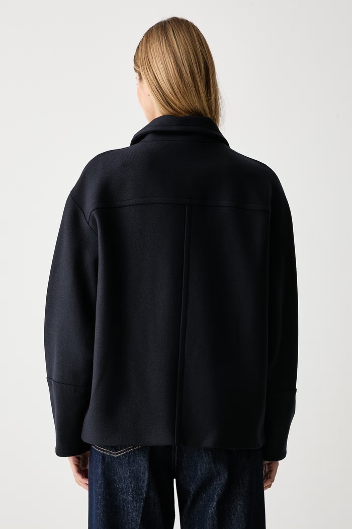 Marimekko Krótki płaszcz damski z wełną 096069 granatowy AW26