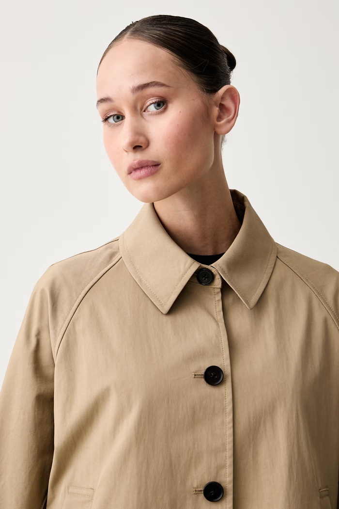 Tommy Hilfiger prijelazna jakna za žene s pamukom bež WW0WW49844