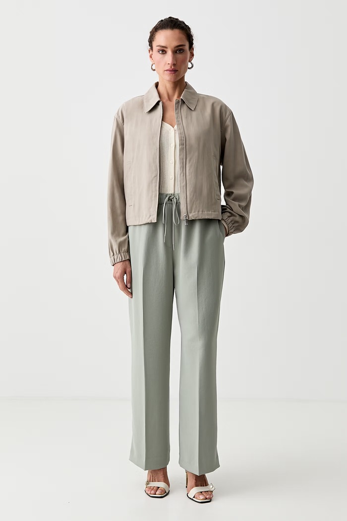 Calvin Klein kratka jakna ženska z lanom LV047G513G bež AW26