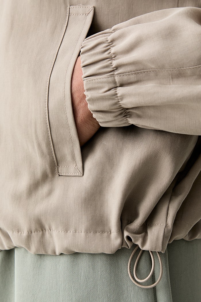 Calvin Klein kratka jakna ženska z lanom LV047G513G bež