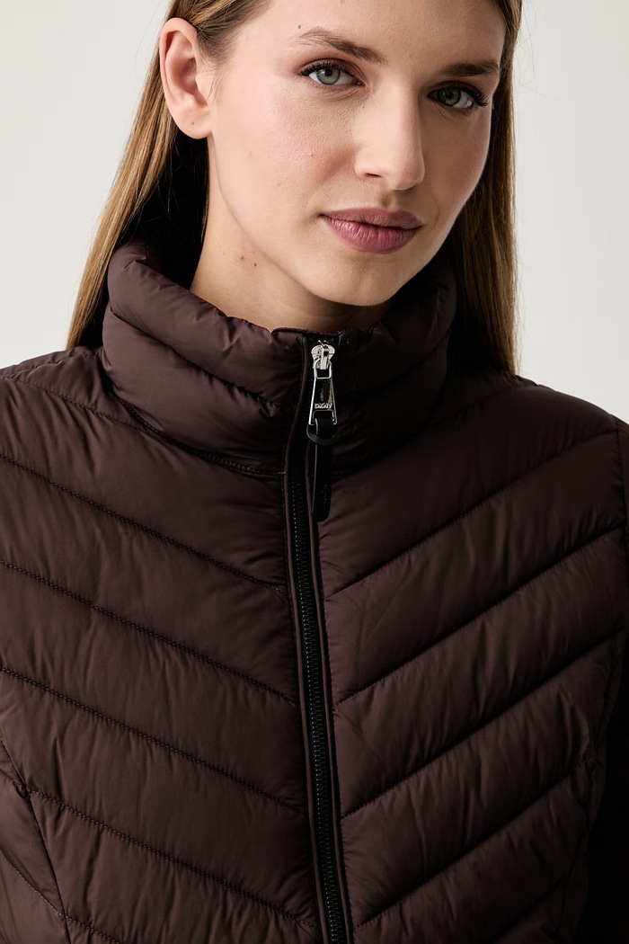 DKNY kurtka pikowana damska brązowy DLEMPY44