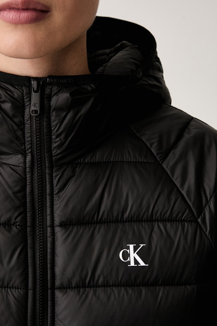 Calvin Klein Jeans prešita jakna ženska LV047G505G črna