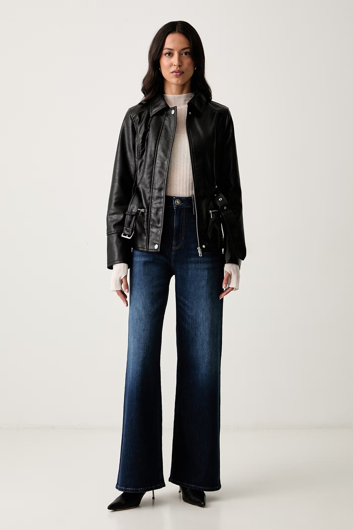 Guess преходно яке дамско от имитация на кожа JEANNE W6YL17.W2907 черен AW26