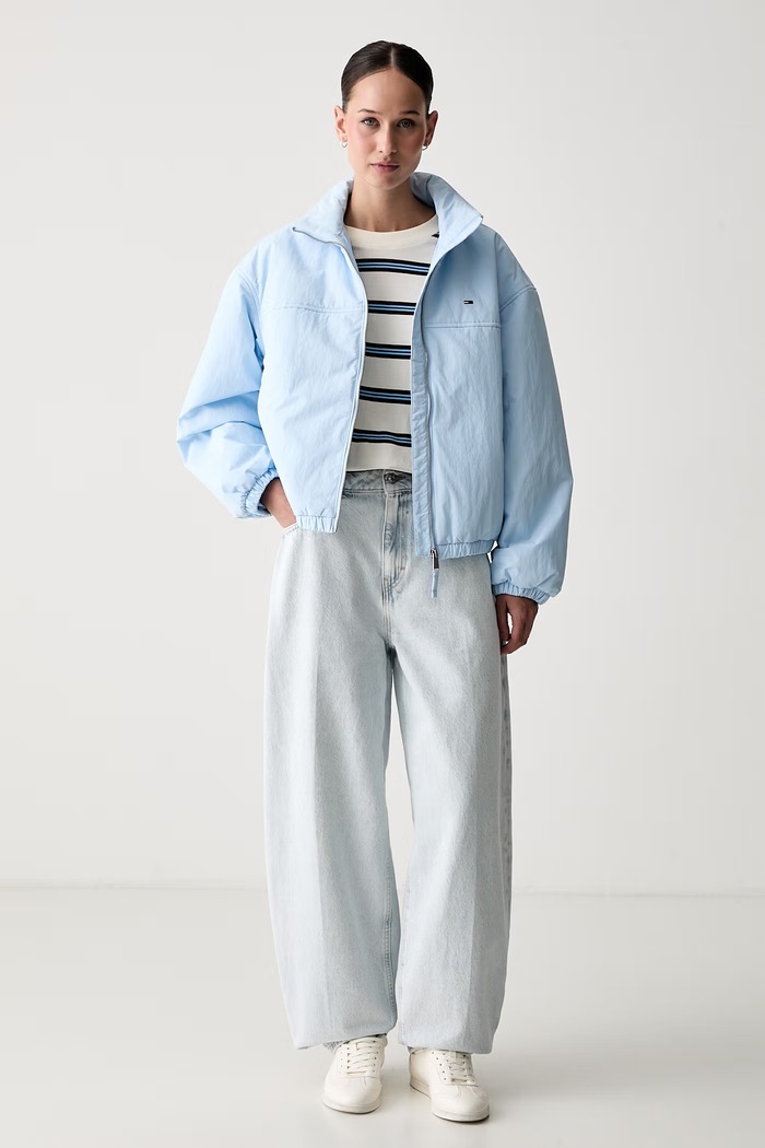 Tommy Jeans jakna ženska DW0DW22908 modra AW26