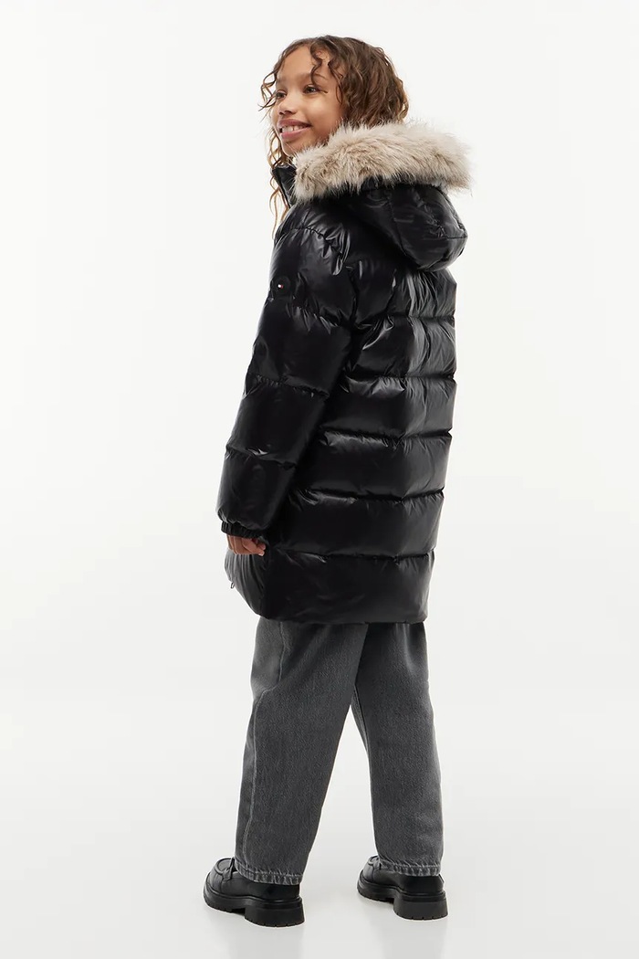 Dziewczynka Tommy Hilfiger Kurtka puchowa dziecięca KG0KG09674.128.176.9BY2 czarny