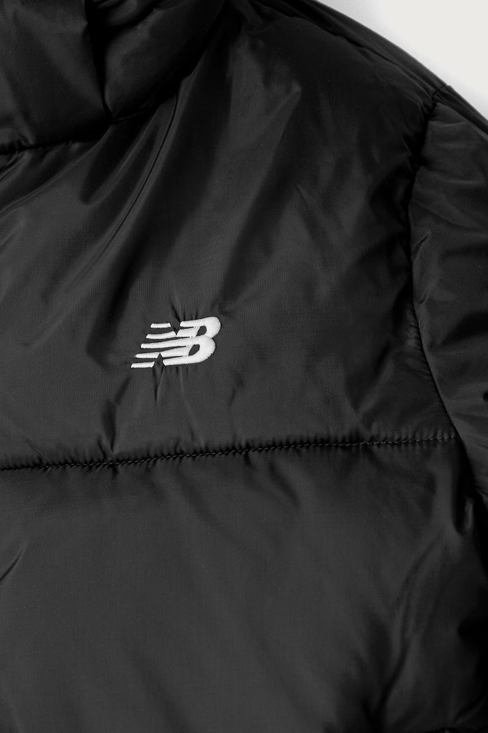Κοριτσίστικα New Balance καπιτονέ μπουφάν παιδικό YJ62H2WF μαύρο