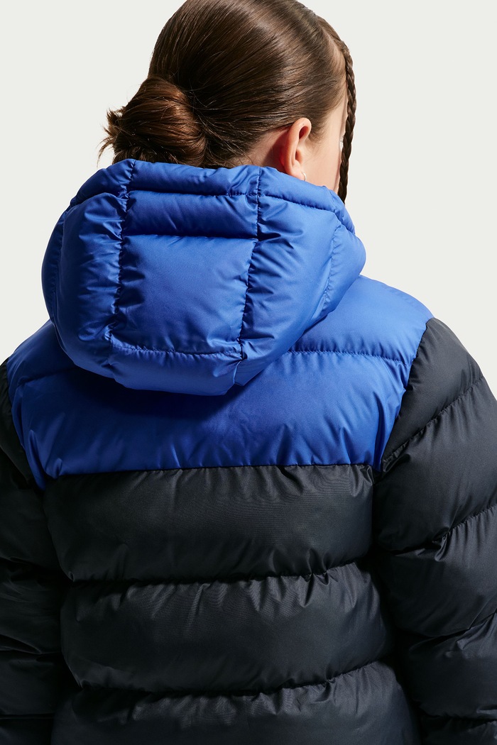 Kurtka pikowana dziecięca Nike Sportswear All Day Play Nike IB6164 granatowy