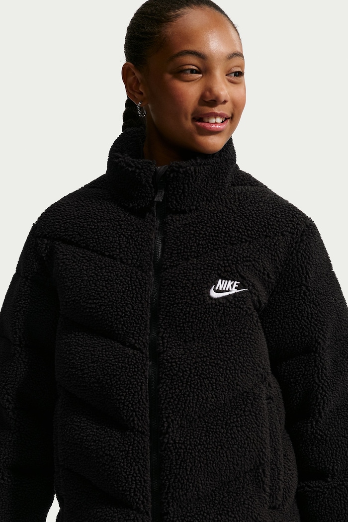 Chłopiec Nike Kurtka dziecięca Nike Sportswear IM4506. czarny