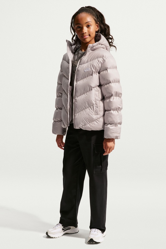Nike Kurtka pikowana dziecięca Nike Sportswear All Day Play HQ4976 beżowy AW26