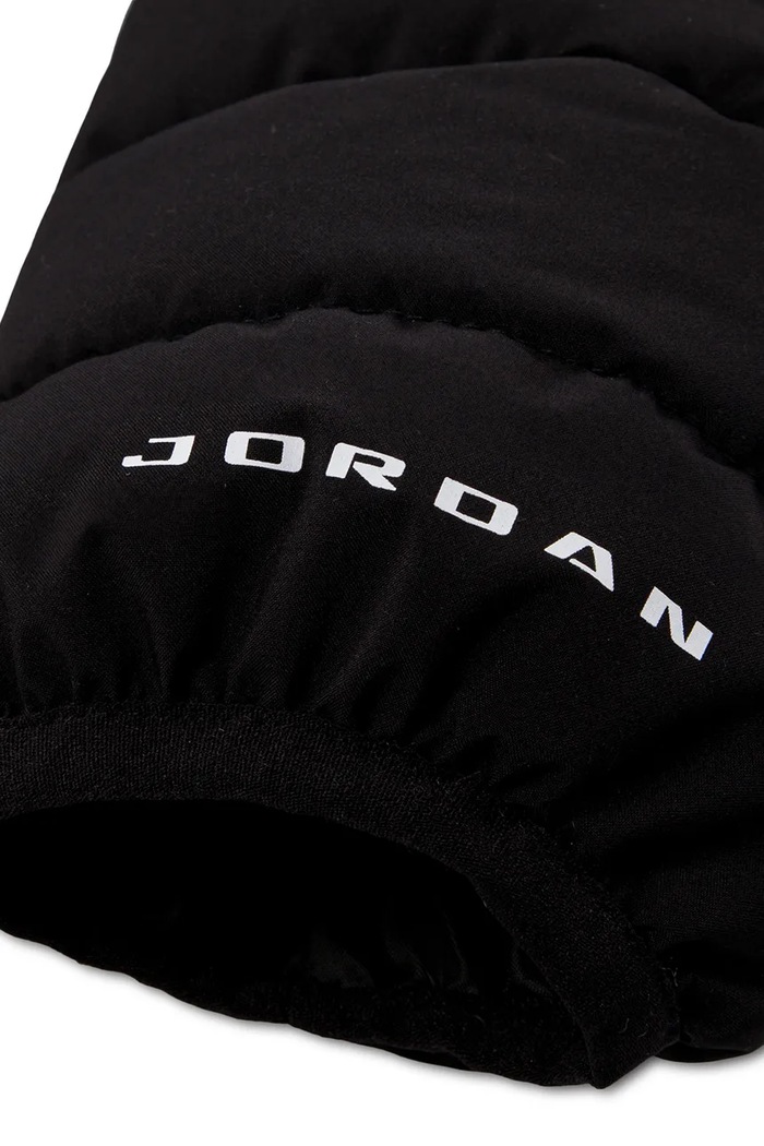 Kurtka pikowana dziecięca Jordan 85F930 czarny