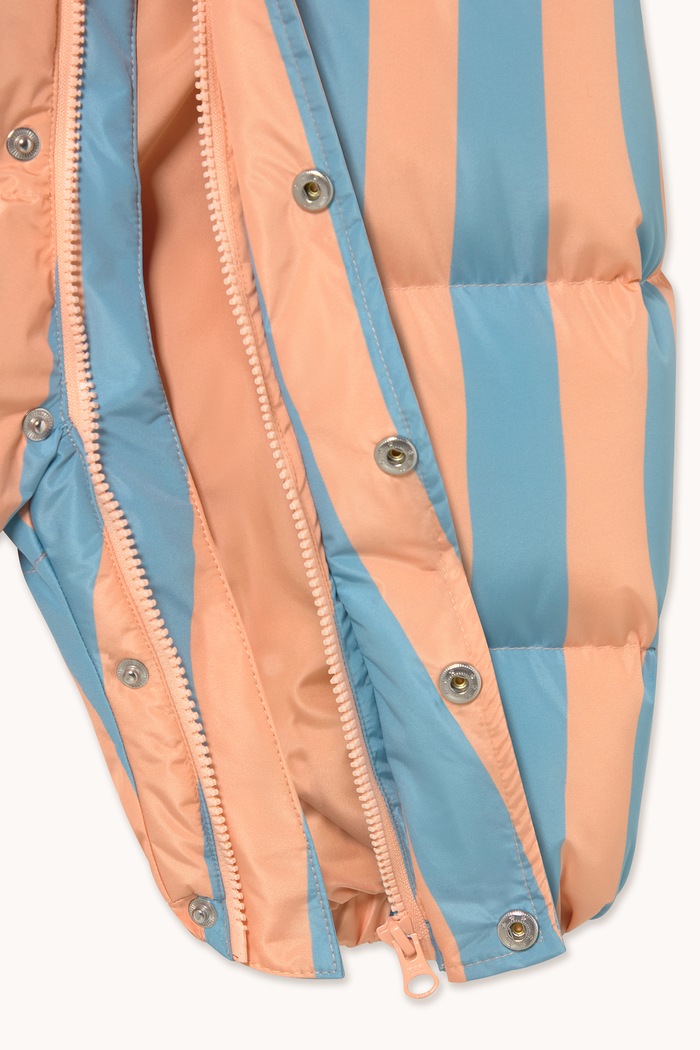 Kombinezon niemowlęcy NUDE-BLUE STRIPES PADDED OVERALL Tinycottons AW26.061 niebieski