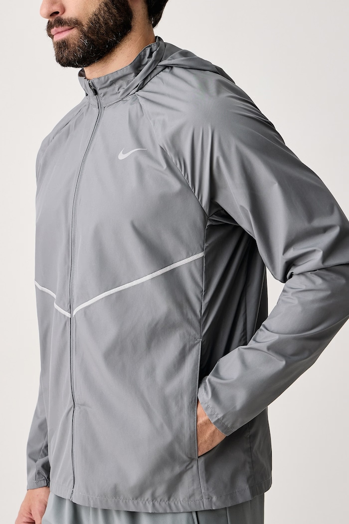 Kurtka do biegania męska Miler UV Repel Nike IF2369.084 szary